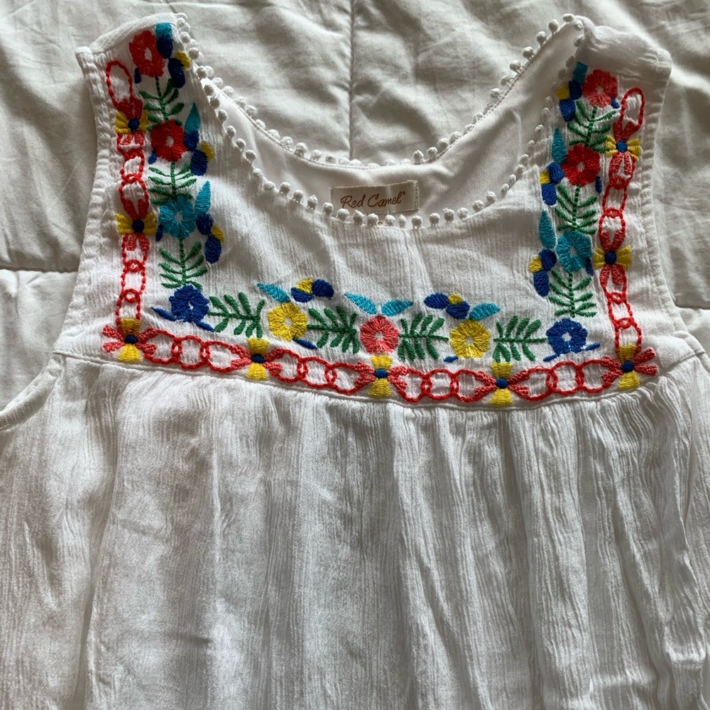 White and patterned flowy mini dress
